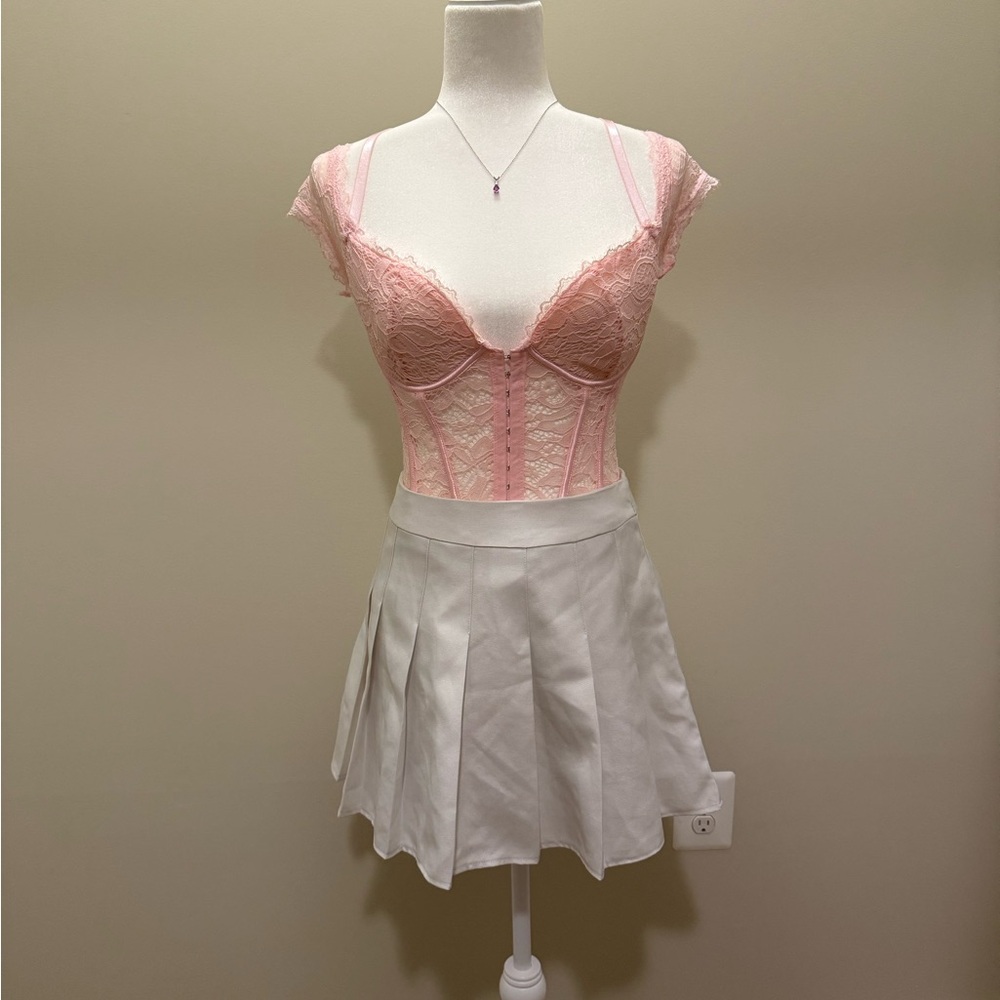 White pleated skort. size M